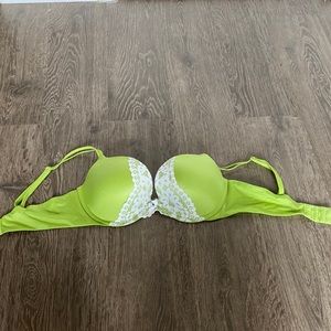 Victoria’s Secret Very Sexy Push Up Bra 34D Green with White Lace